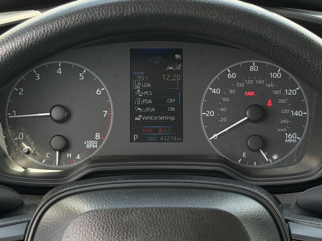 Used 2025 Toyota Corolla LE FWD image 15