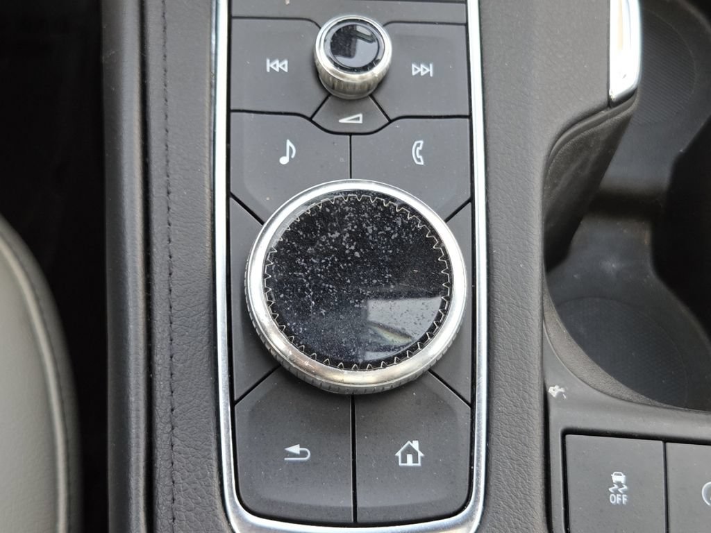 Used 2023 Cadillac XT4 Luxury w/ Driver Awareness Package FWD image 8