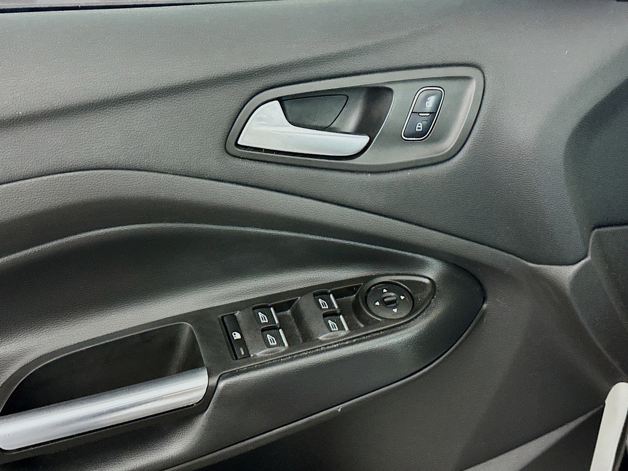 Used 2017 Ford C-MAX SE w/ Equipment Group 201A image 15