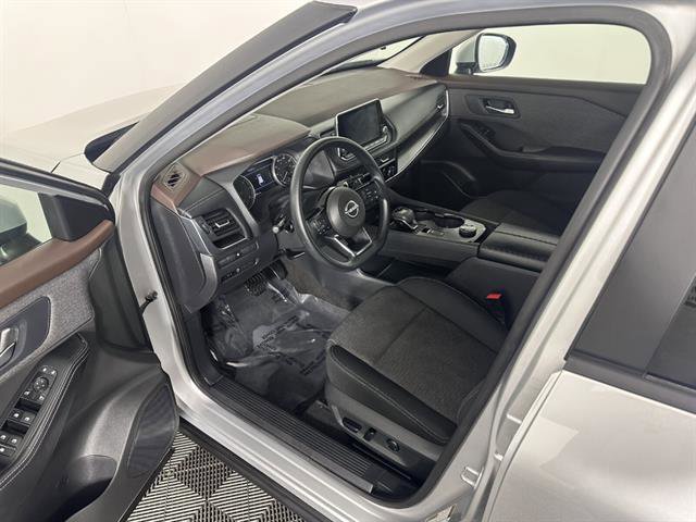 Used 2023 Nissan Rogue SV AWD/4WD image 21