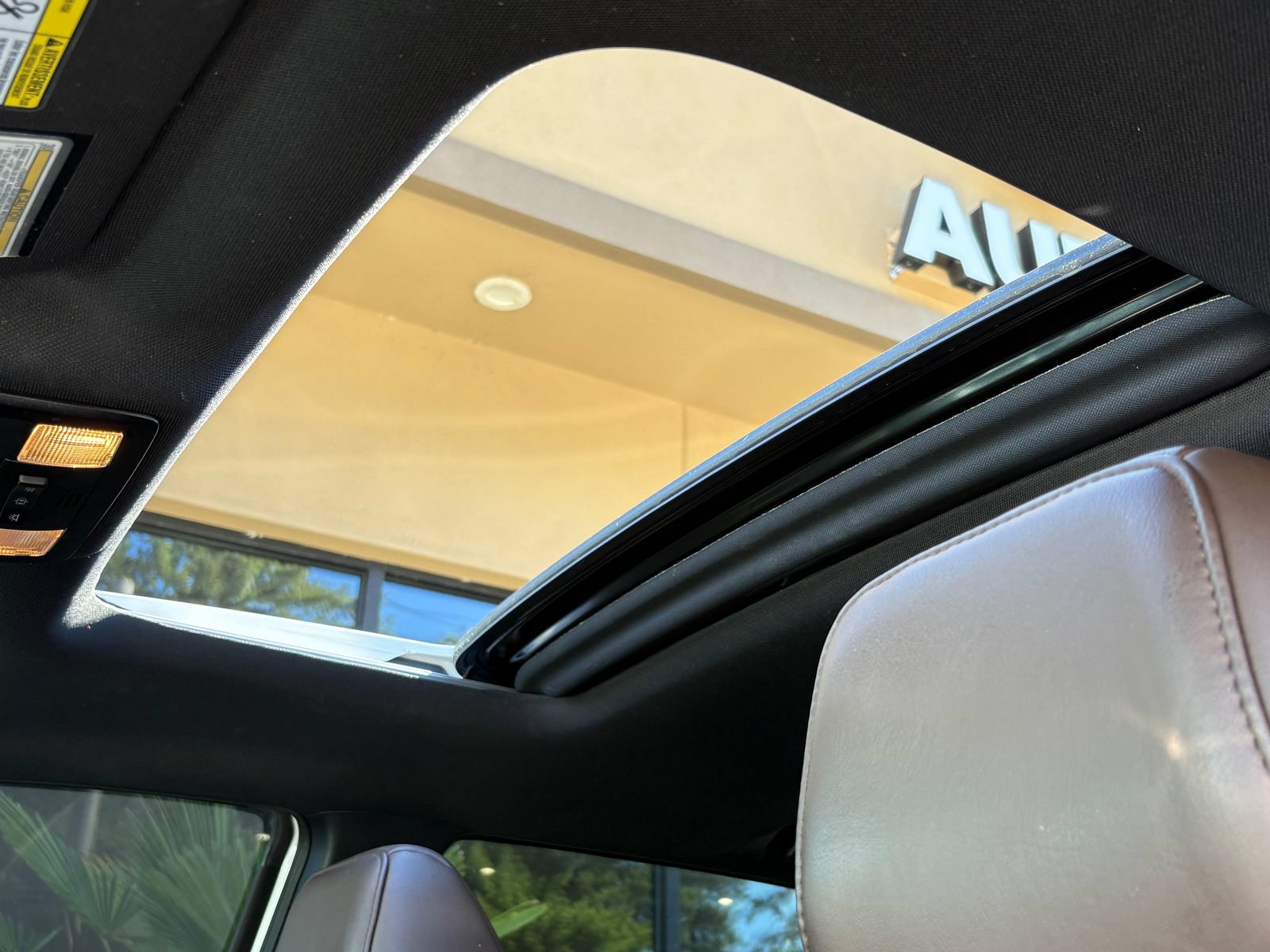Used 2019 Toyota Tacoma Limited AWD/4WD image 15