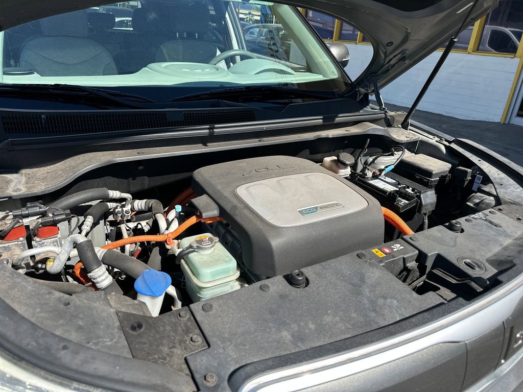 Used 2018 Kia Soul EV + image 21