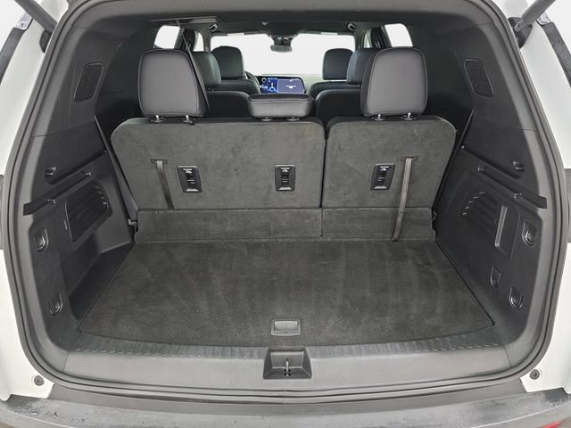 Used 2025 Chevrolet Traverse LT AWD/4WD image 34