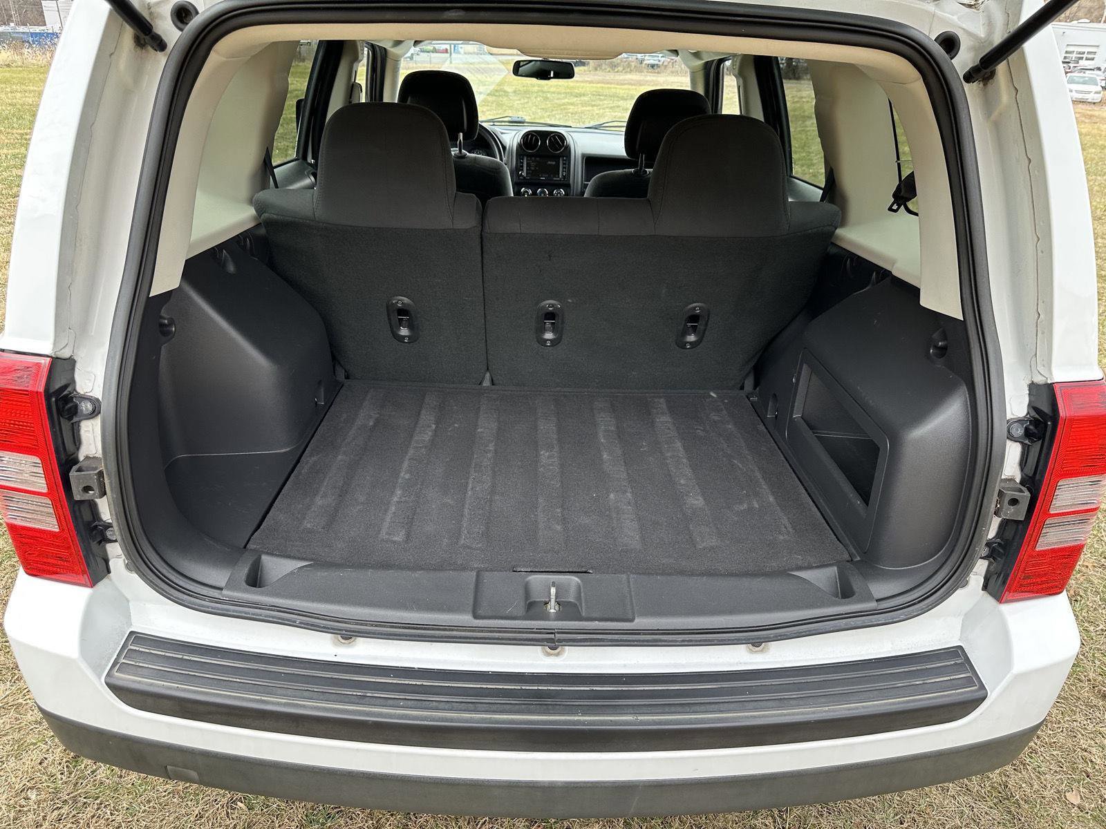 Used 2014 Jeep Patriot Latitude image 24