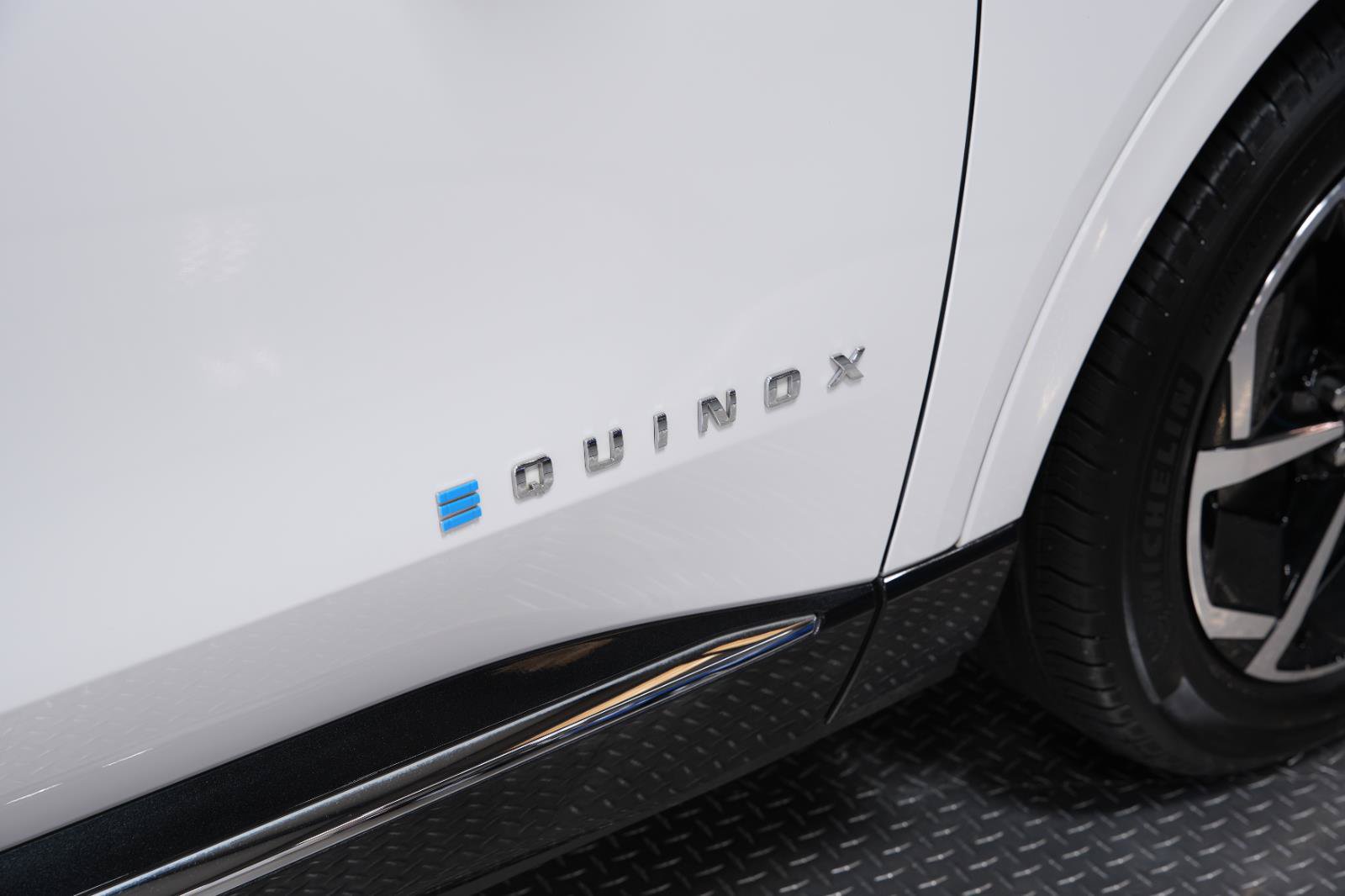 Used 2024 Chevrolet Equinox EV LT w/ LPO, Trailering Package FWD image 10