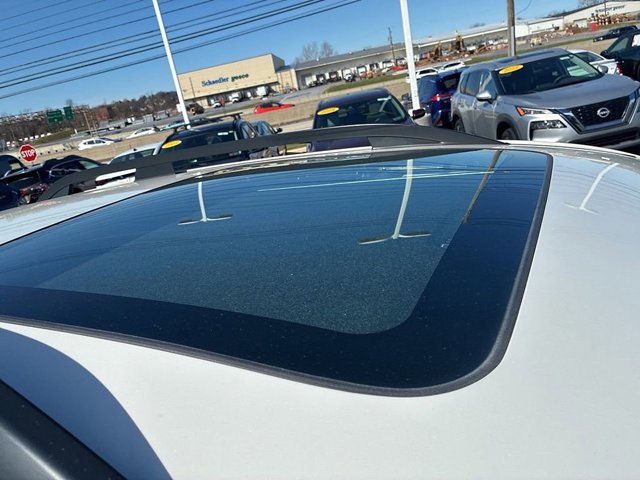 Used 2016 Subaru Forester 2.5i Touring w/ Eyesight & Navigation System image 19