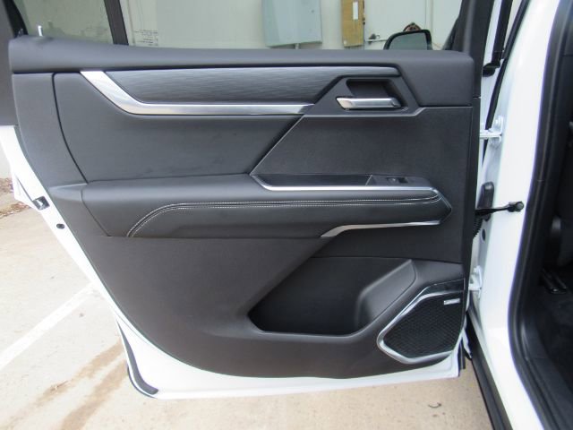 Used 2025 GMC Acadia Elevation image 18