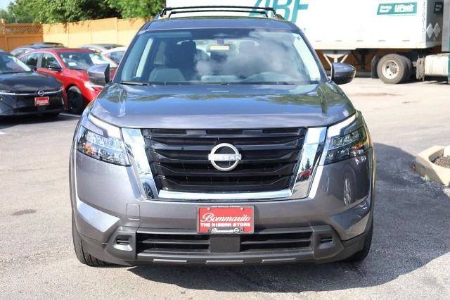 Certified 2025 Nissan Pathfinder SV w/ SV Premium Package FWD image 4