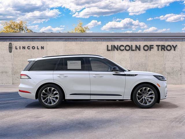 New 2027 Lincoln Aviator AWD image 5