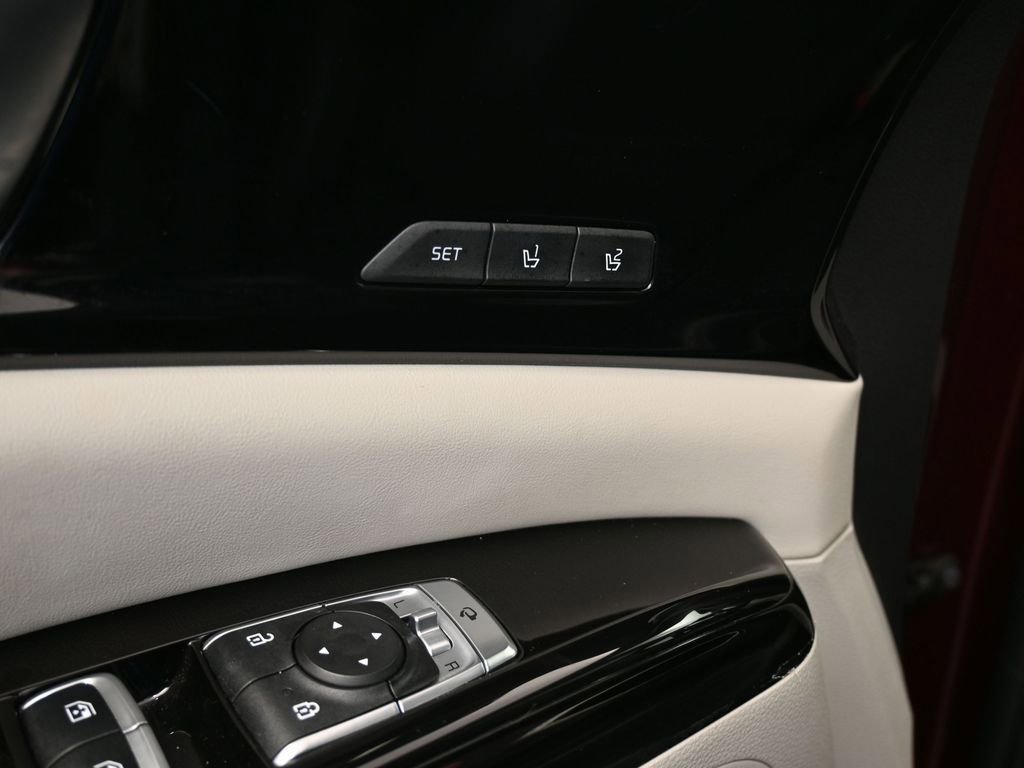 Used 2024 Kia Carnival SX Prestige image 13