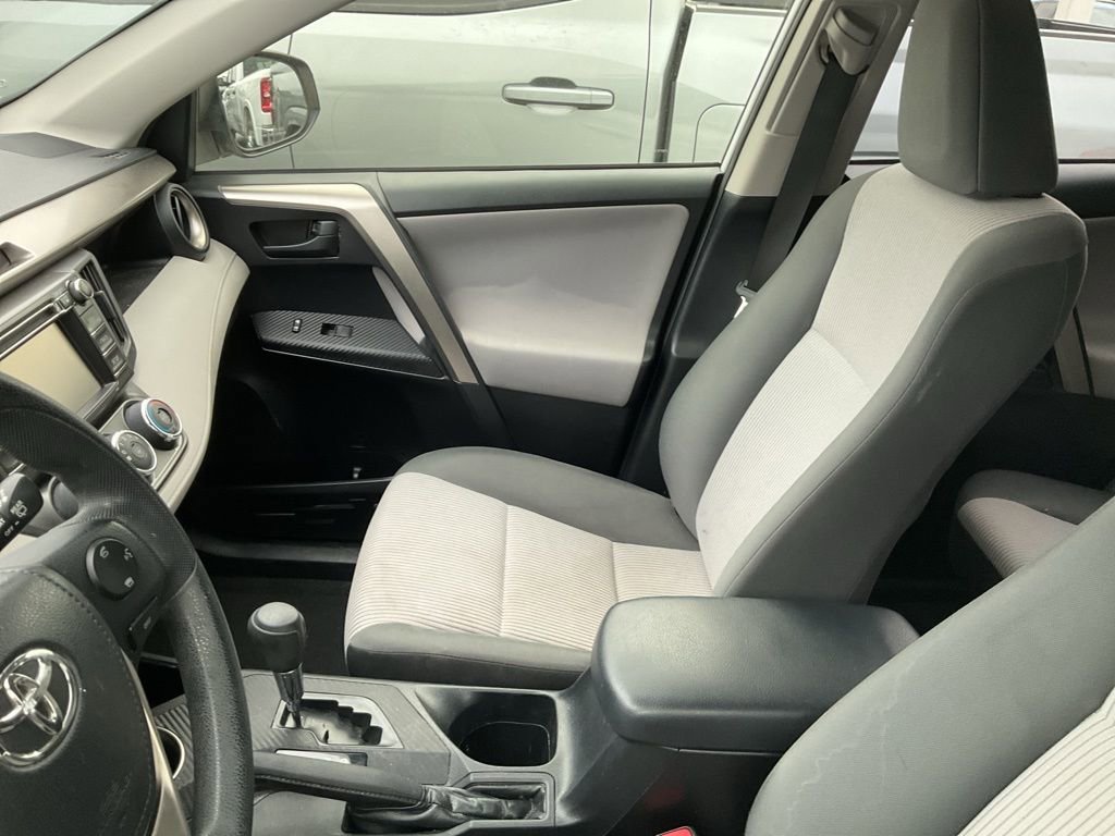 Used 2014 Toyota RAV4 LE FWD image 9