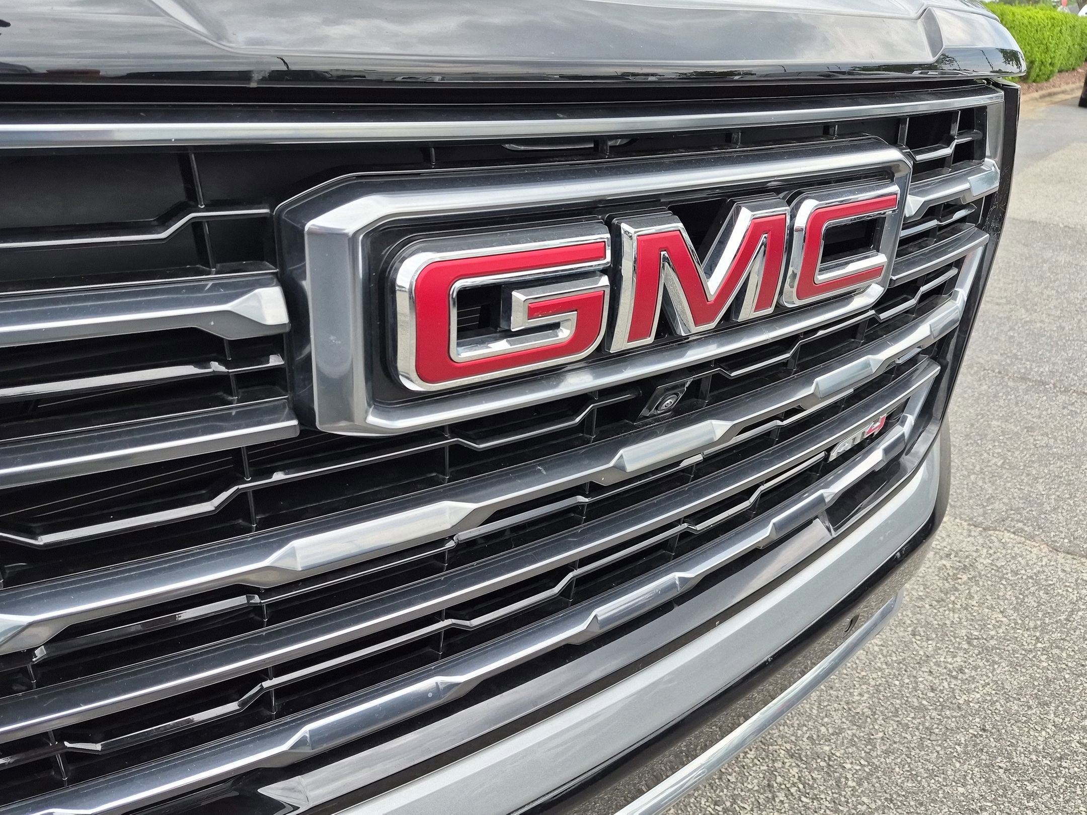 Used 2025 GMC Yukon XL AT4 w/ AT4 Premium Package AWD/4WD image 34