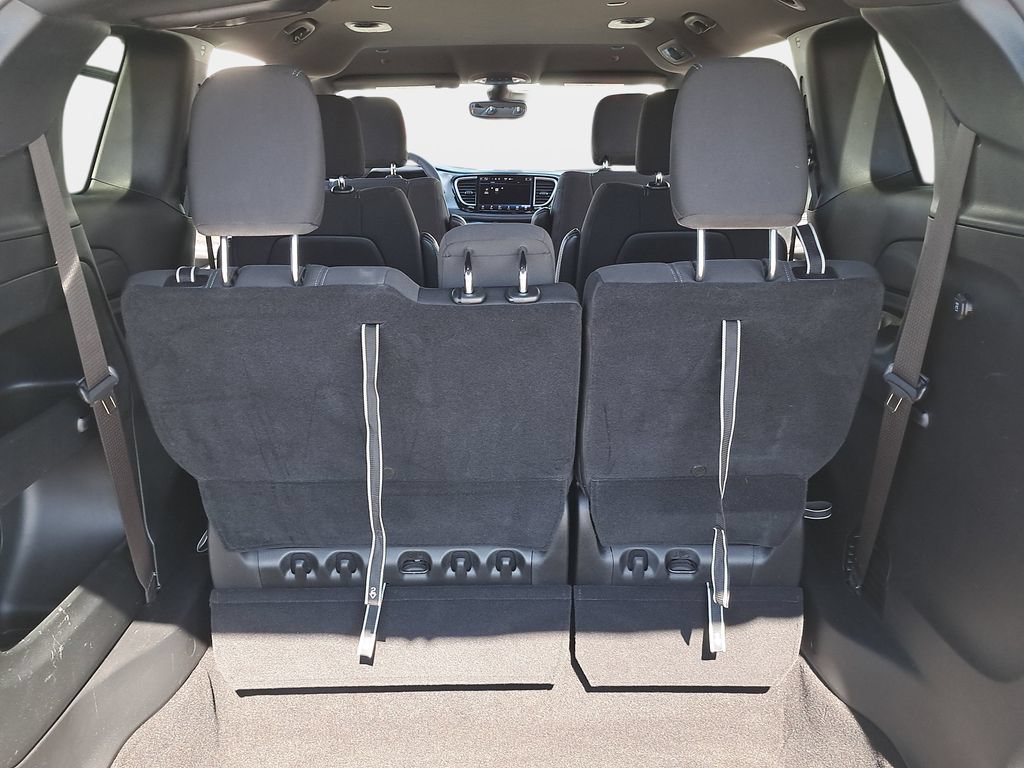 Used 2023 Chrysler Pacifica Touring FWD image 14