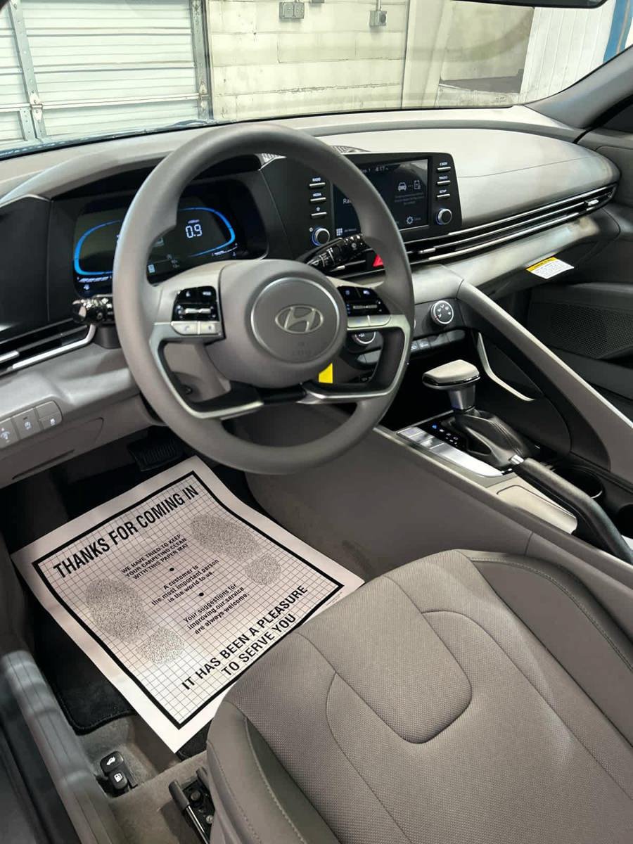 New 2026 Hyundai Elantra SE FWD image 9