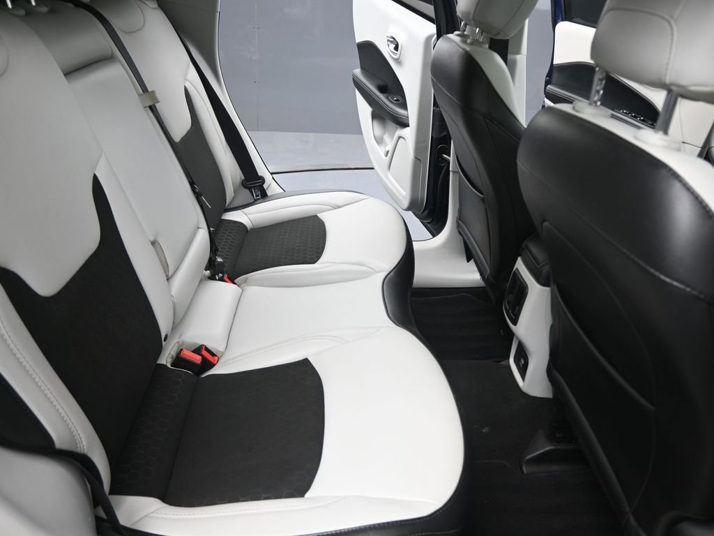 Used 2020 Jeep Compass Latitude image 16