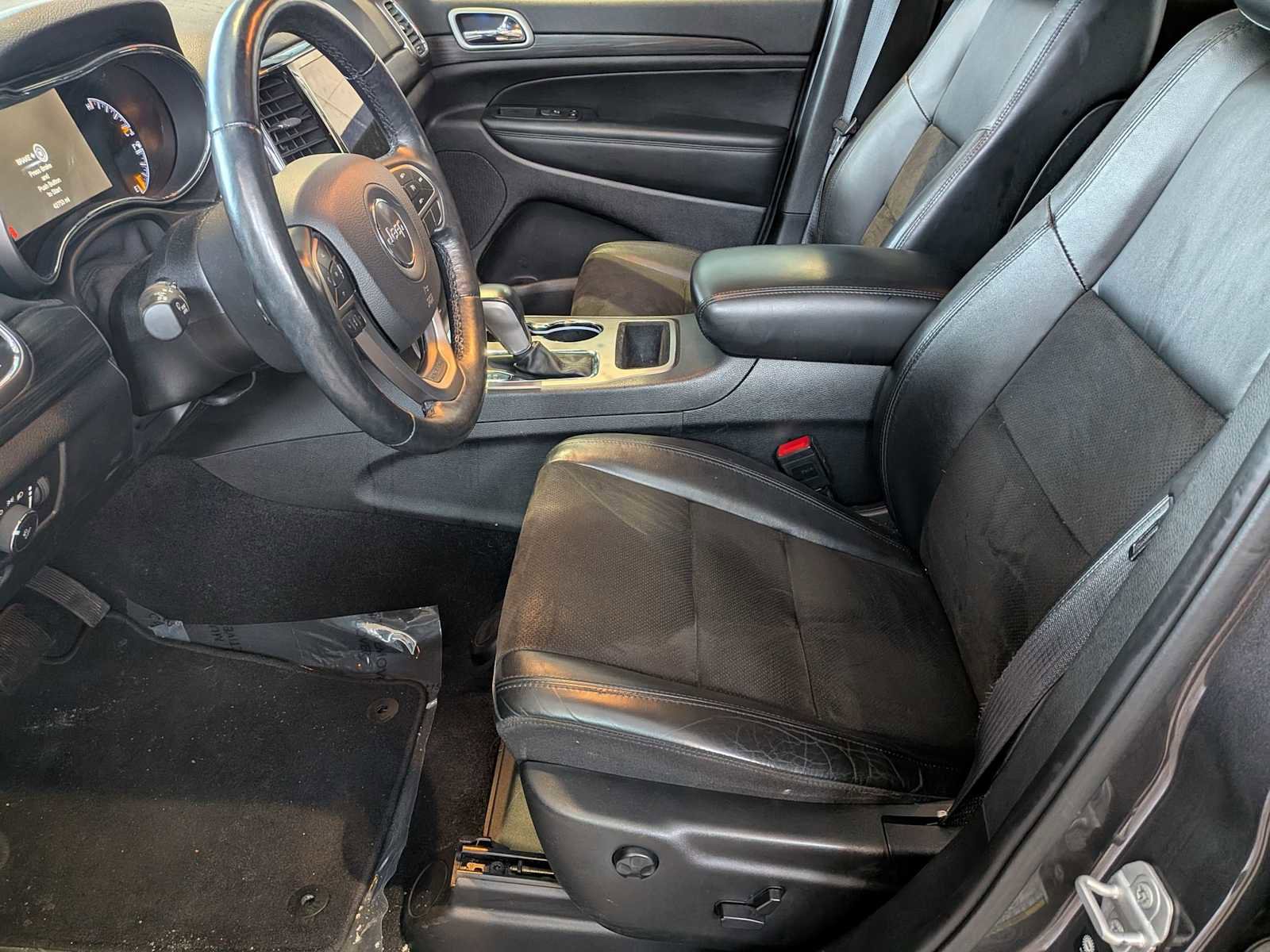 Used 2021 Jeep Grand Cherokee Laredo X image 15