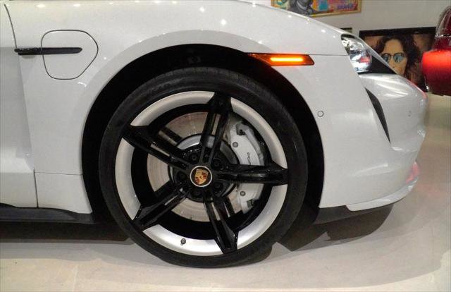 Used 2024 Porsche Taycan Turbo image 12