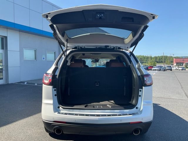 Used 2017 Chevrolet Traverse Premier w/ LPO, 'HIT The Road' Package AWD/4WD image 18