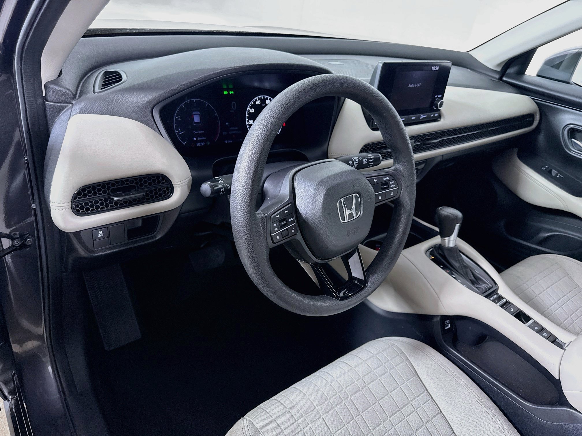 Used 2023 Honda HR-V LX image 10