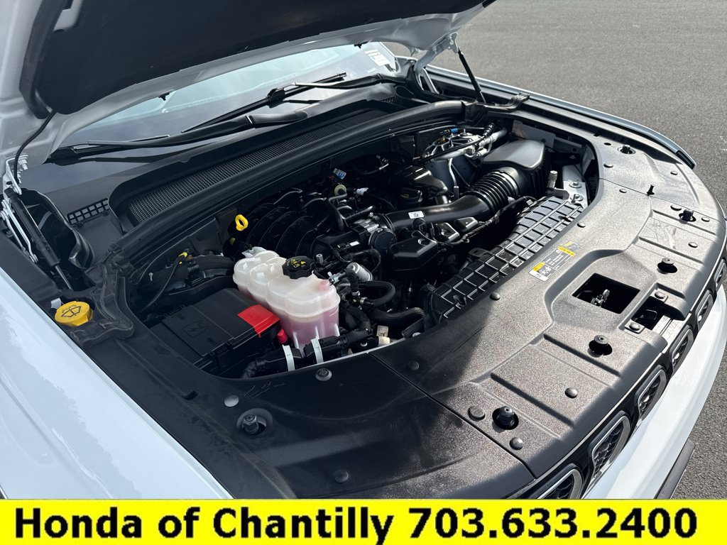 Used 2024 Jeep Grand Cherokee L Overland w/ Luxury Tech Group IV AWD/4WD image 31