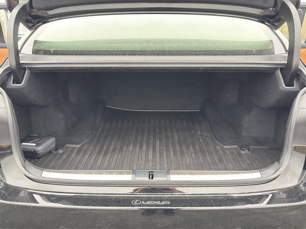 Used 2023 Lexus LS 500 Luxury w/ Luxury Package image 38