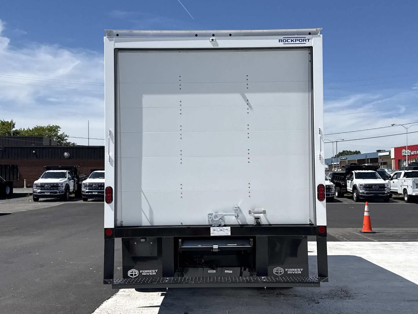 New 2027 Ford E-350 and Econoline 350 Super Duty w/ Power Equipment Group RWD image 4