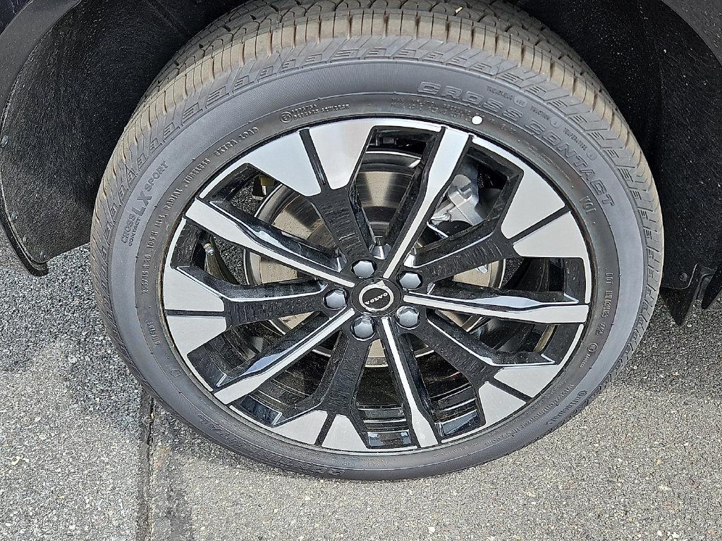 New 2026 Volvo XC60 T8 Plus w/ Protection Package Premier AWD/4WD image 8