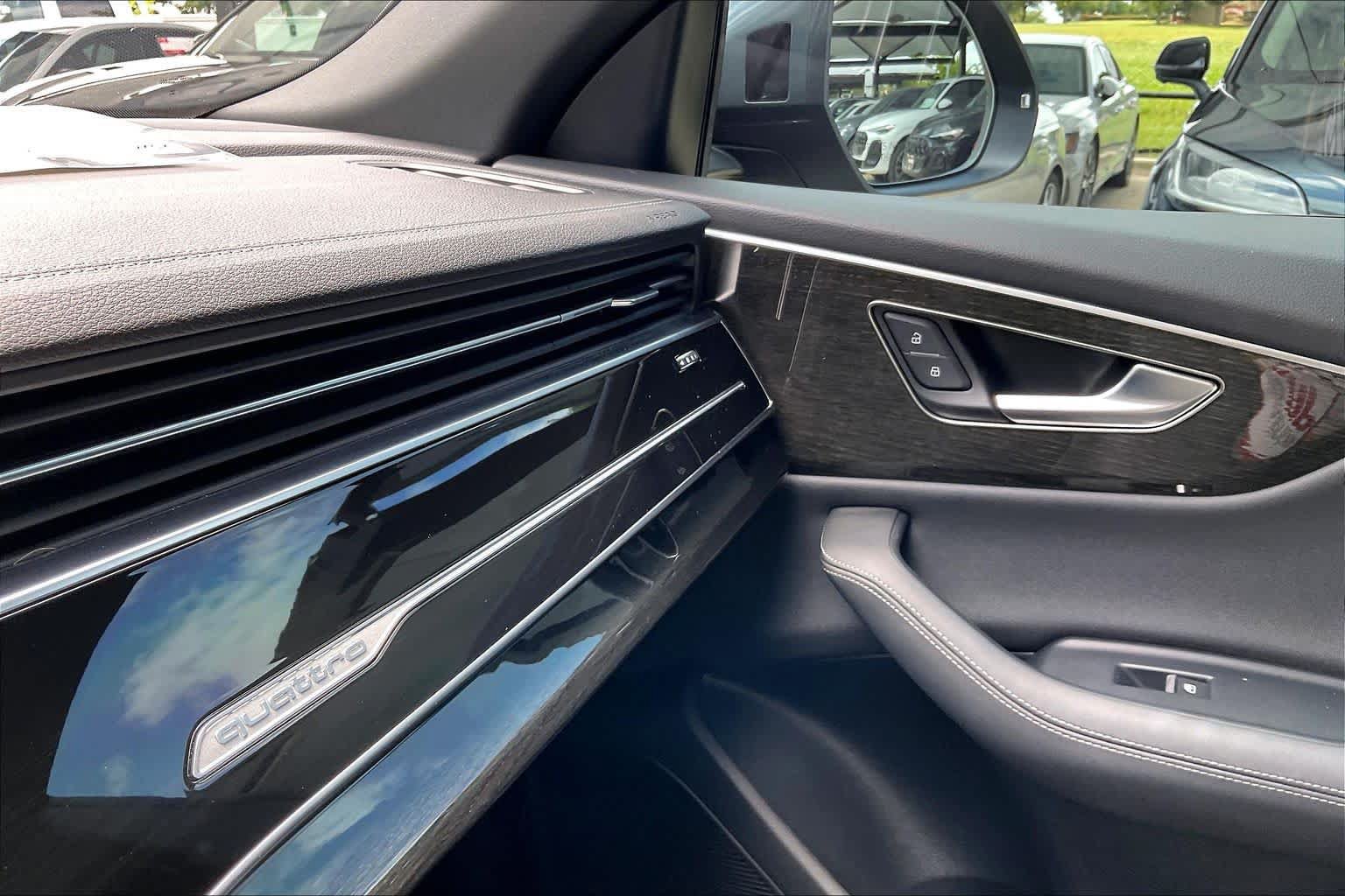 Used 2024 Audi Q8 Premium Plus AWD/4WD image 32