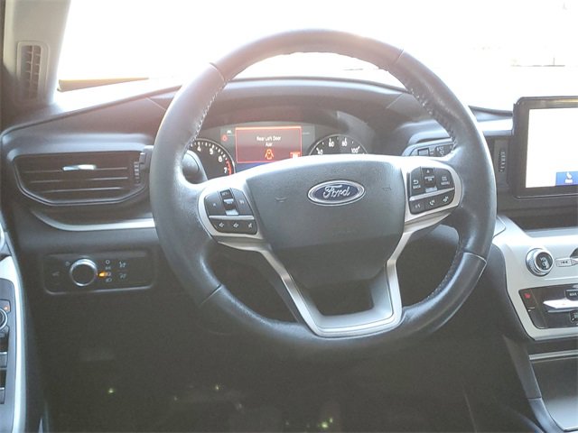 Used 2022 Ford Explorer XLT image 12