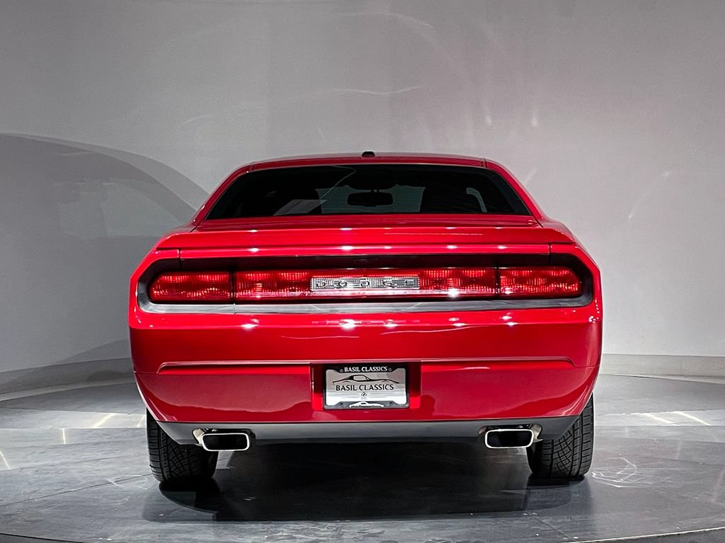 Used 2012 Dodge Challenger SXT Plus RWD image 6