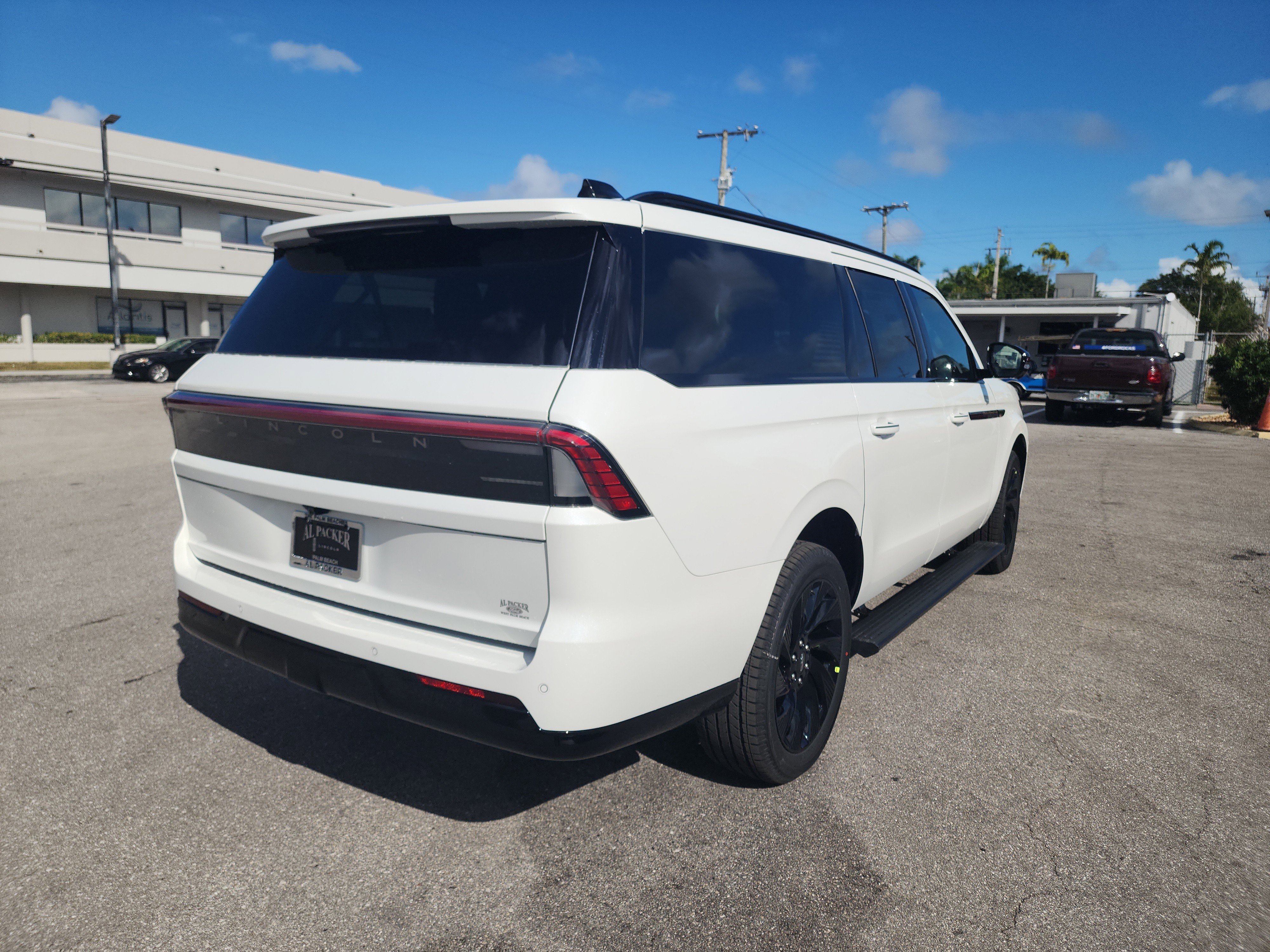 New 2026 Lincoln Navigator L Reserve w/ Jet Appearance Package image 5
