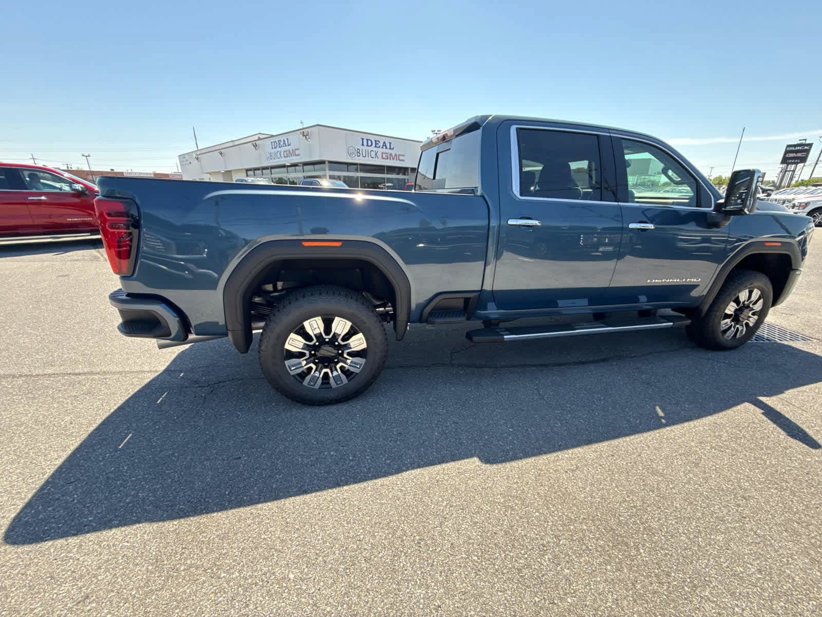 New 2026 GMC Sierra 3500 Denali w/ Denali Reserve Package AWD/4WD image 15