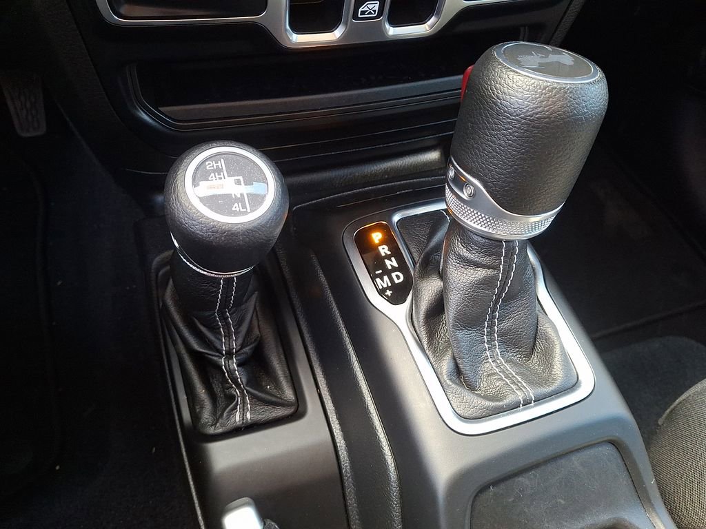 Used 2022 Jeep Wrangler Unlimited Sahara image 14