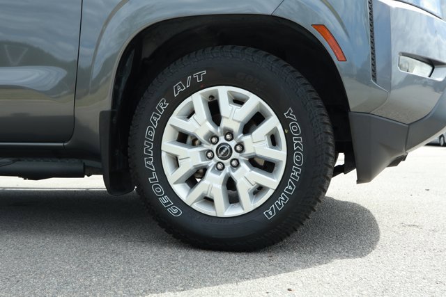 Used 2023 Nissan Frontier SV w/ Technology Package RWD image 5