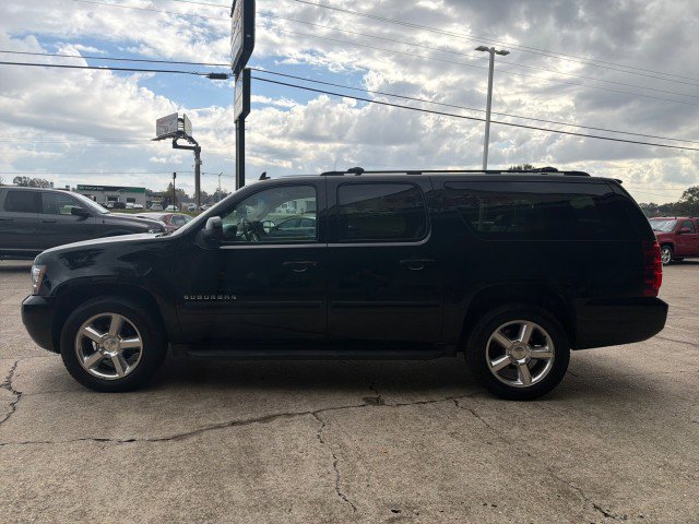Used 2014 Chevrolet Suburban LT image 10