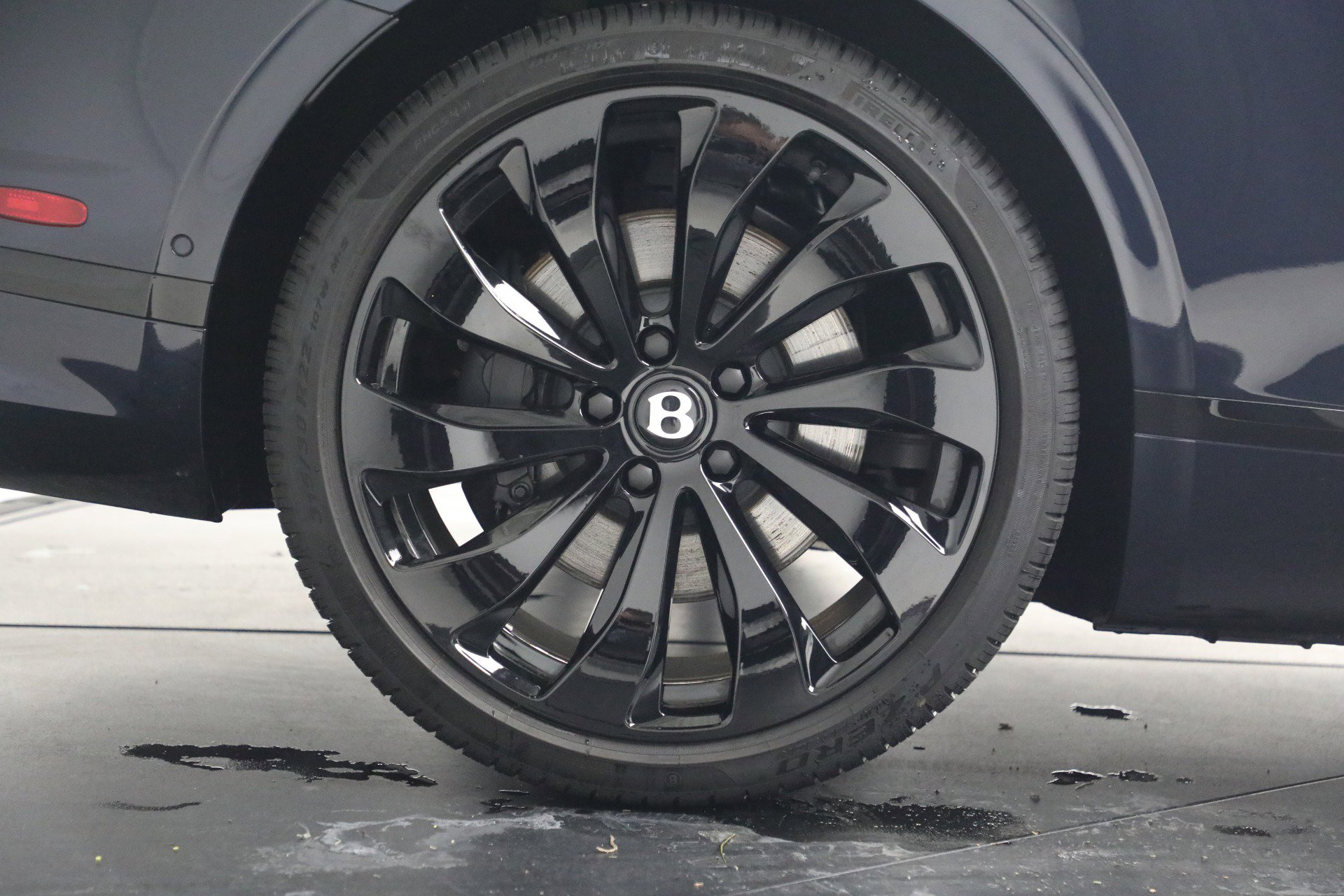 Used 2024 Bentley Continental GT V8 image 16