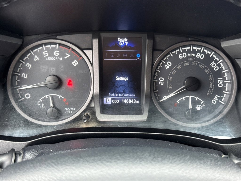 Used 2017 Toyota Tacoma TRD Off-Road image 32