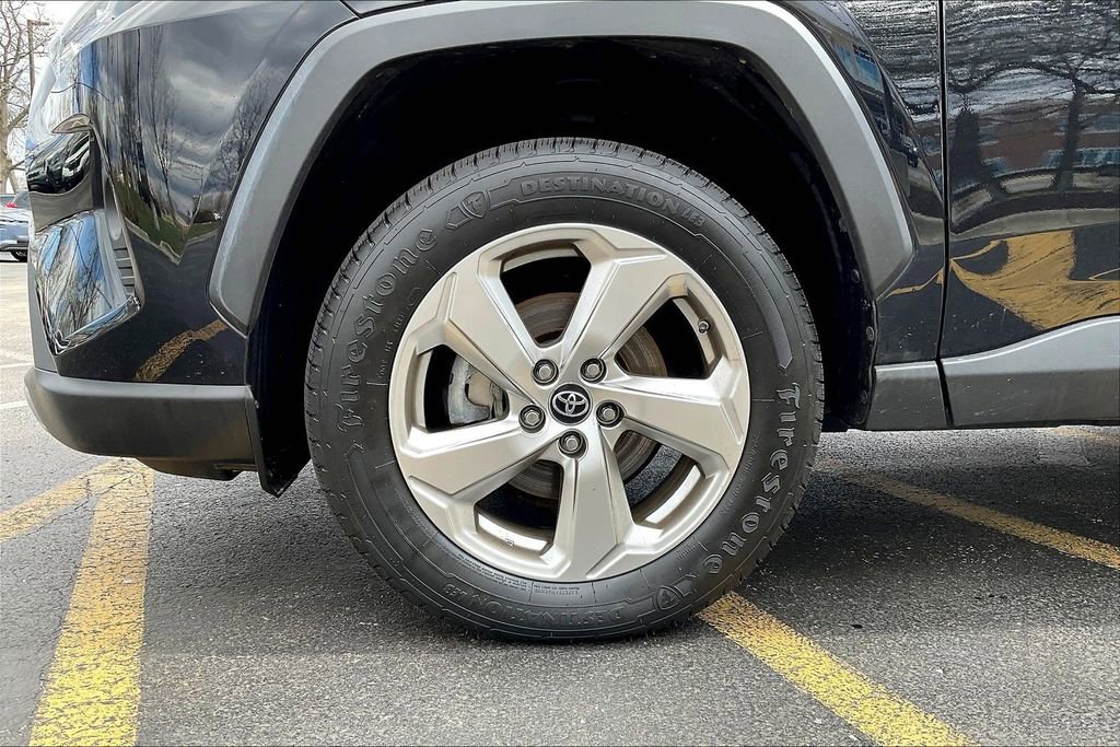 Used 2019 Toyota RAV4 Limited AWD/4WD image 10