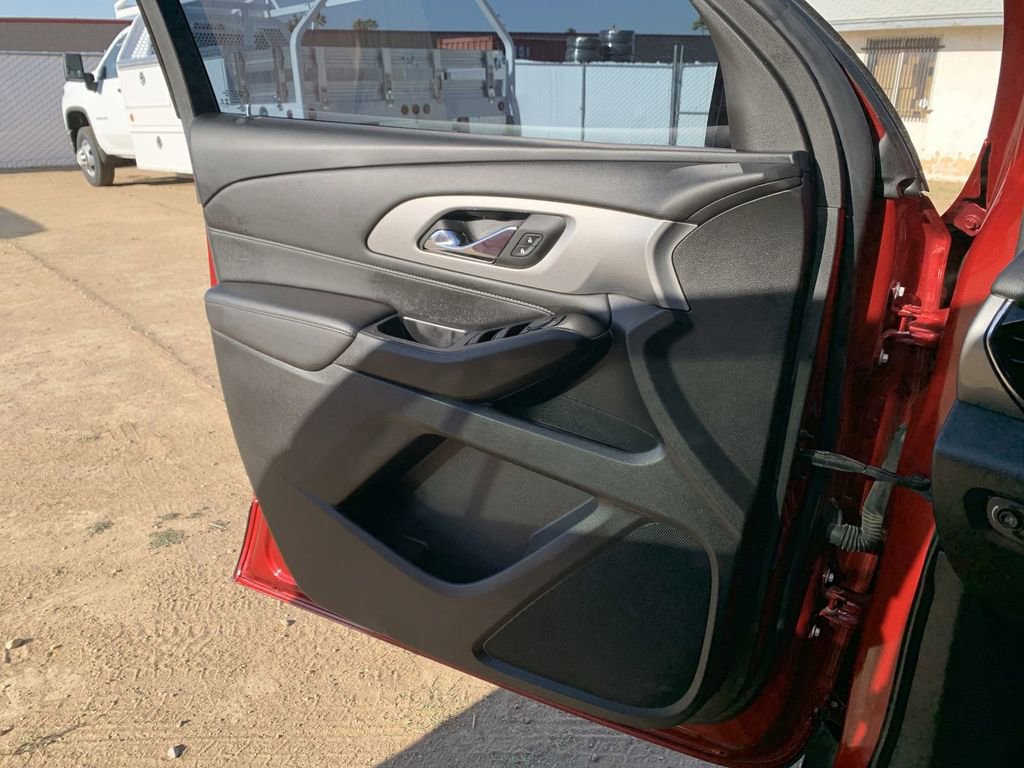 Used 2023 Chevrolet Traverse LT FWD image 20