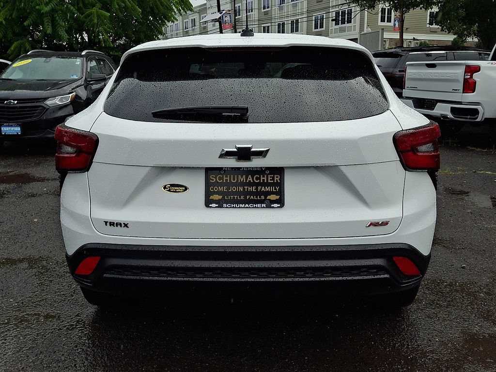 Certified 2024 Chevrolet Trax RS FWD image 7