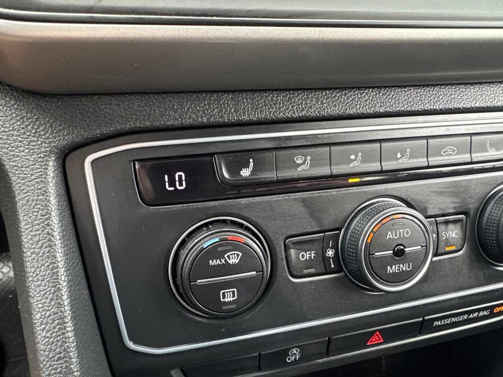Used 2020 Volkswagen Atlas Cross Sport SE w/ Panoramic Sunroof Package AWD/4WD image 34