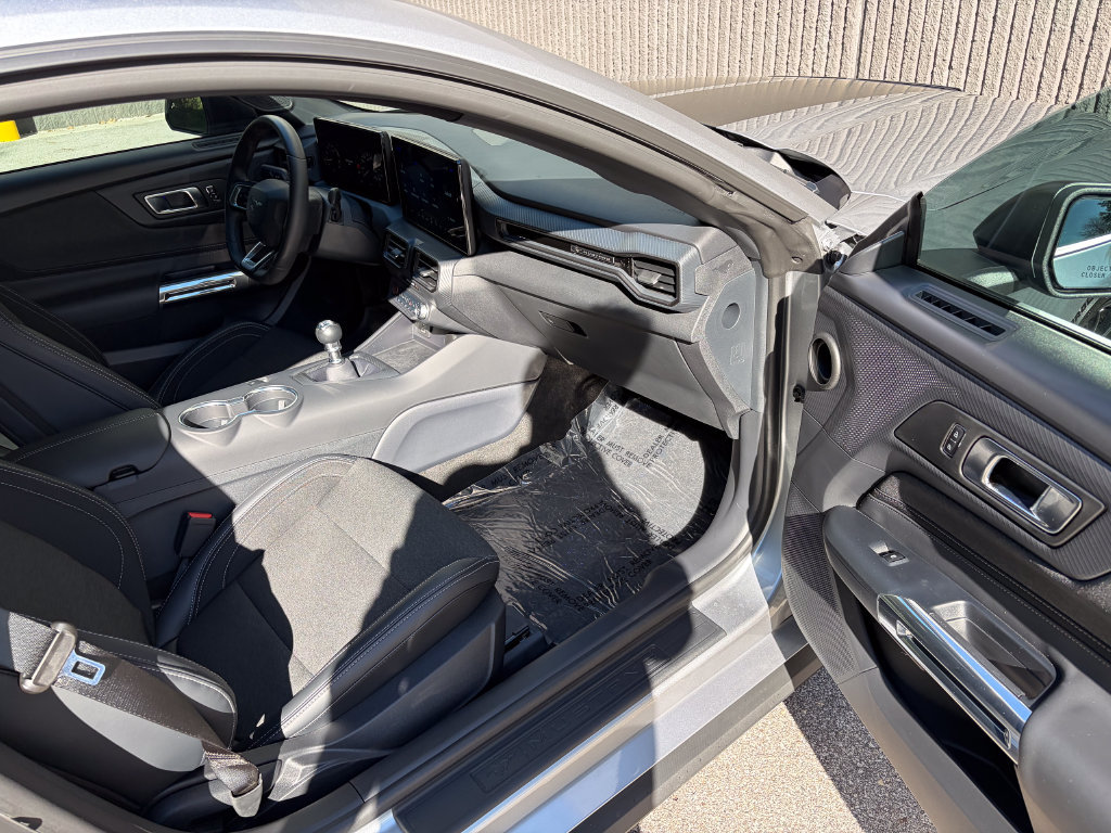Certified 2025 Ford Mustang GT RWD image 18