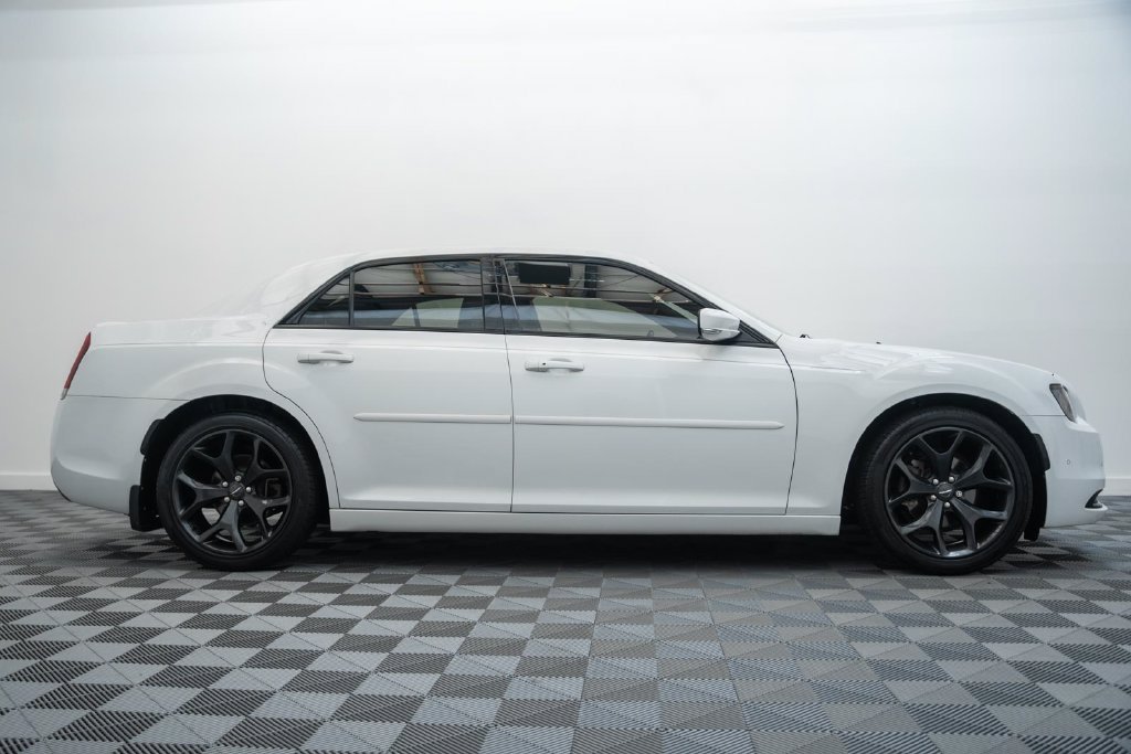 Used 2021 Chrysler 300 S RWD image 4