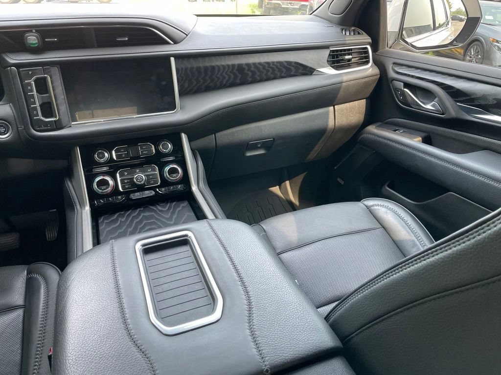 Used 2022 GMC Yukon Denali AWD/4WD image 14