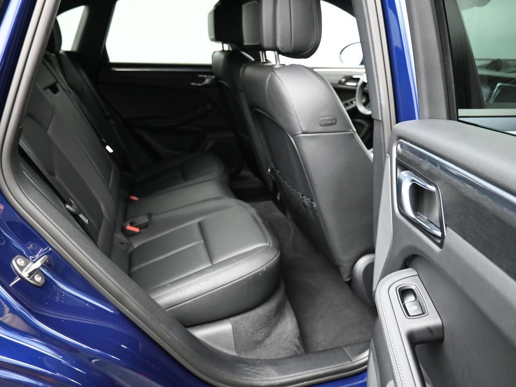 Certified 2022 Porsche Macan GTS AWD/4WD image 29