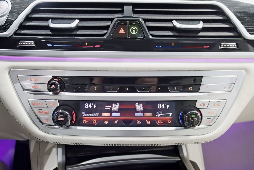 Used 2022 BMW ALPINA B7 xDrive w/ Luxury Rear Seating Package image 26