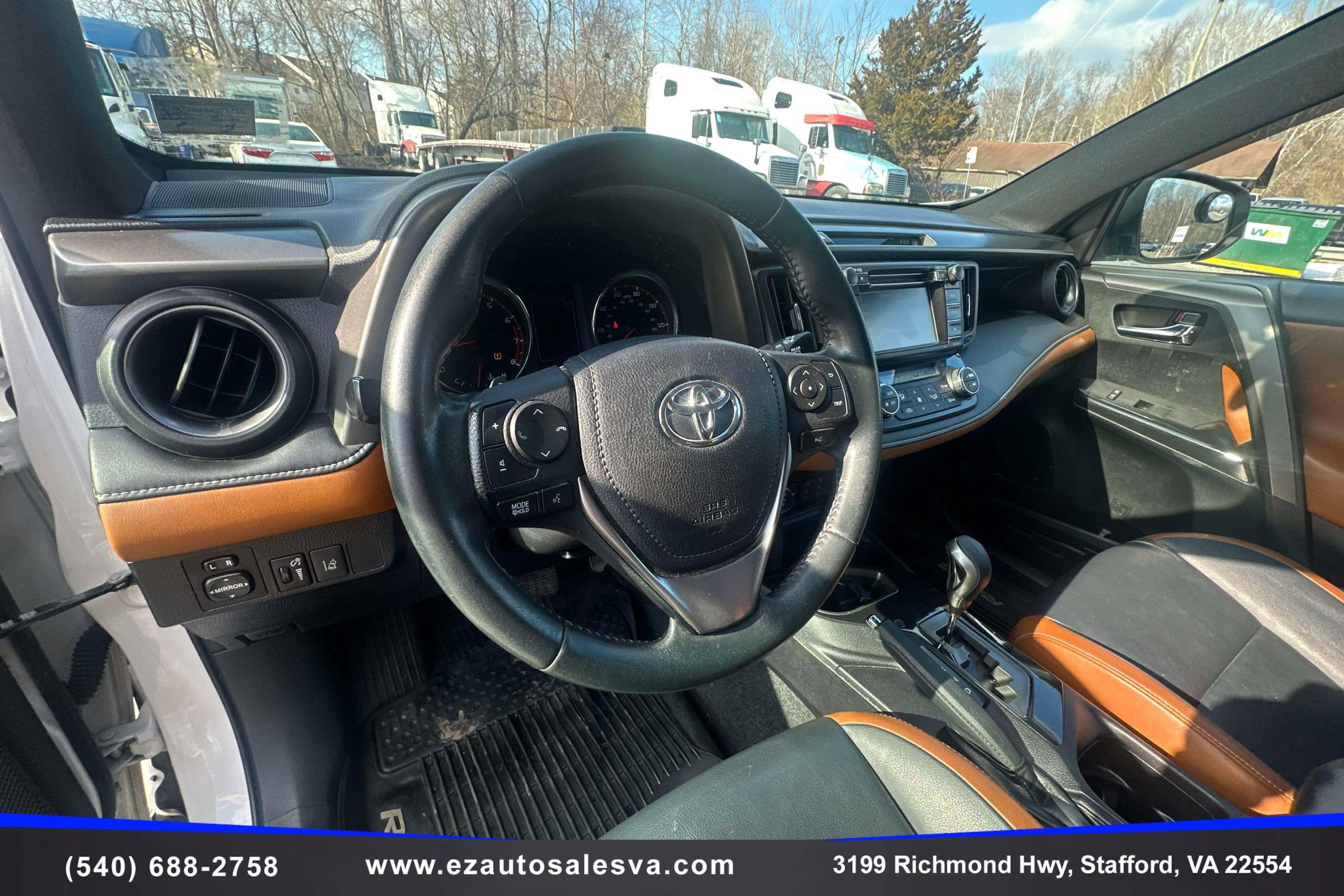 Used 2017 Toyota RAV4 SE image 17