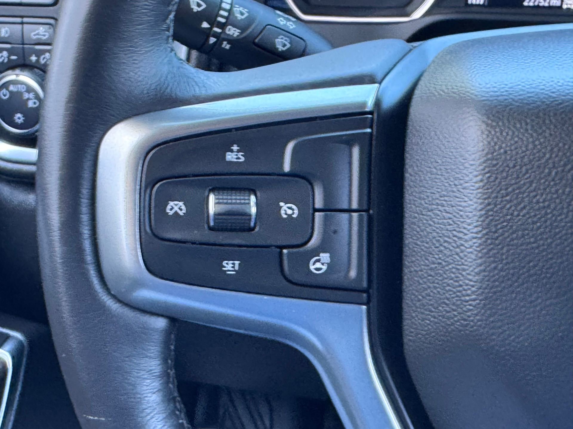 Used 2022 Chevrolet Silverado 1500 LT Trail Boss w/ Bed Protection Package image 33