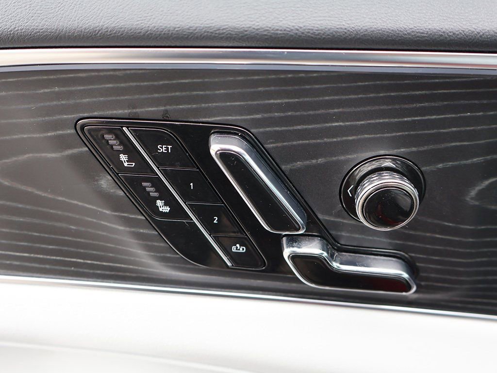 Used 2024 Cadillac Lyriq Sport image 34