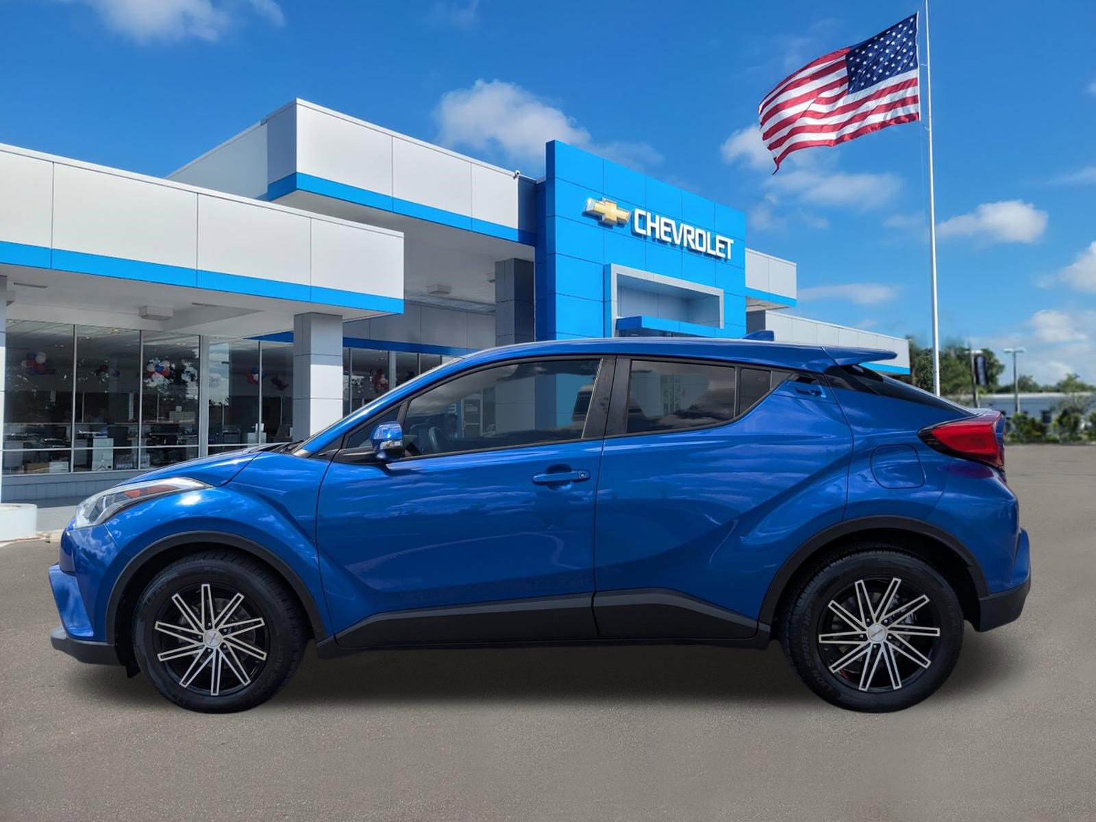 Used 2019 Toyota C-HR LE image 7